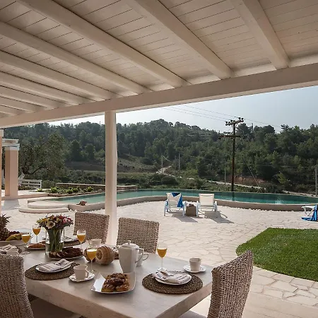 Villa Spacious In Peloponnese With Pool *