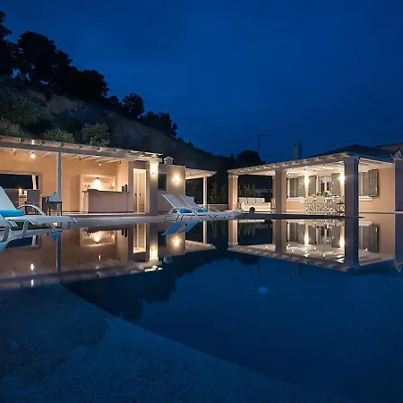 Villa Spacious In Peloponnese With Pool