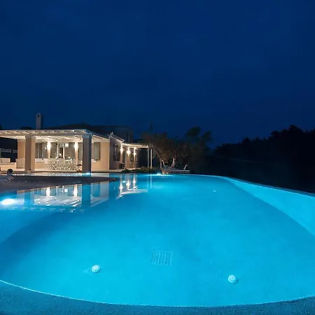 Spacious In Peloponnese With Pool * ポルト・ヘリ