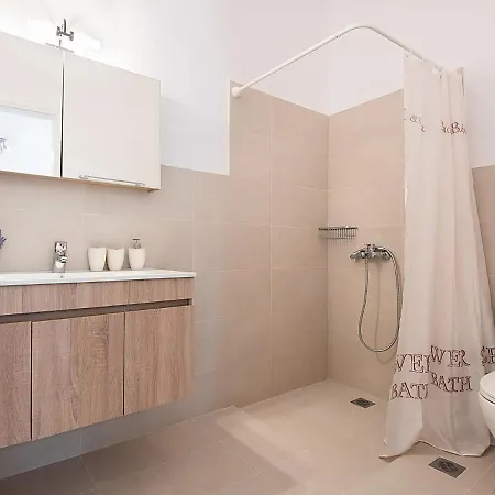 Spacious In Peloponnese With Pool ヴィラ *